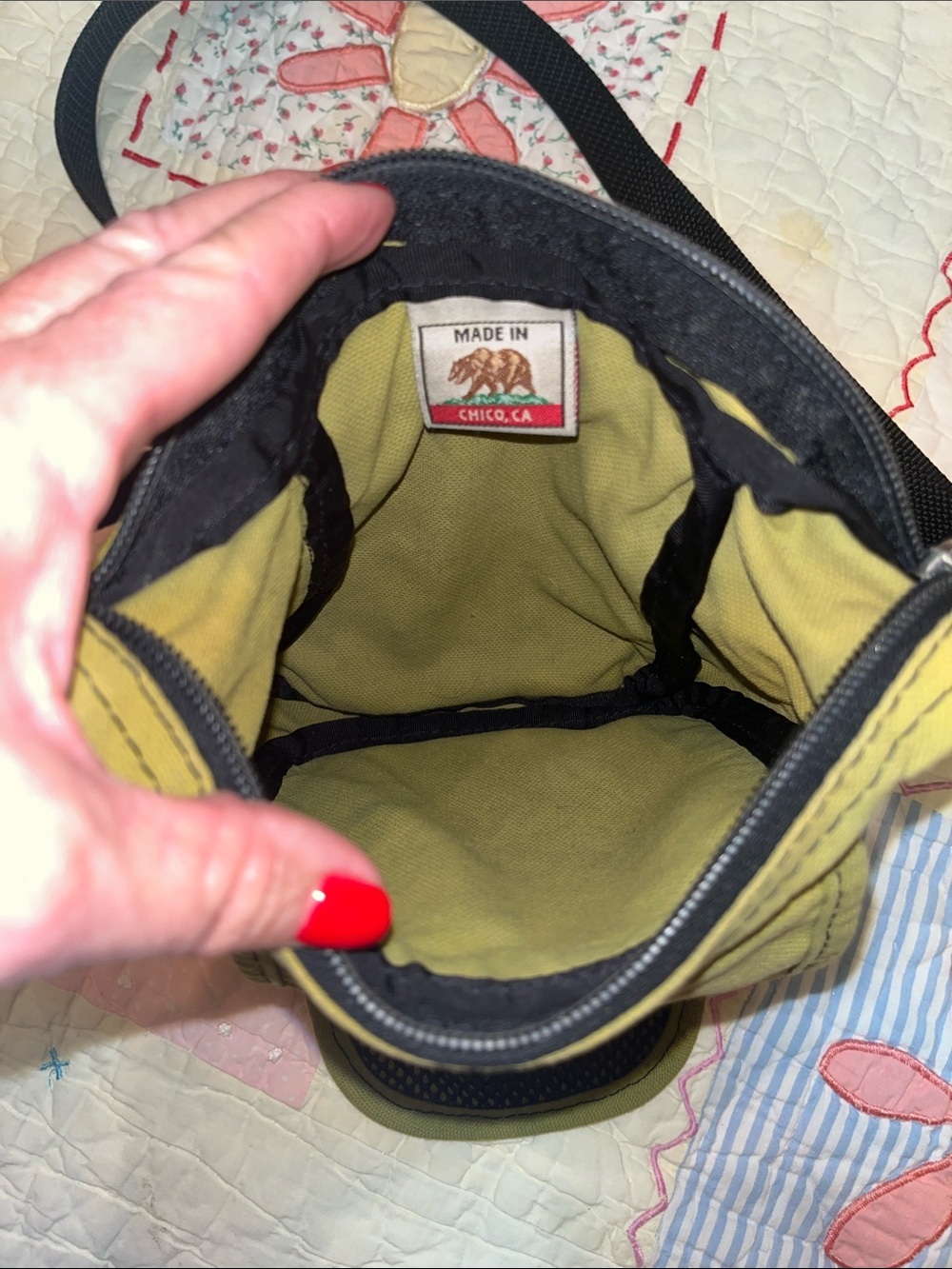 Overland Equipment Olive Green Crossbody Bag with Adjustable Strap - Picture 6 of 13